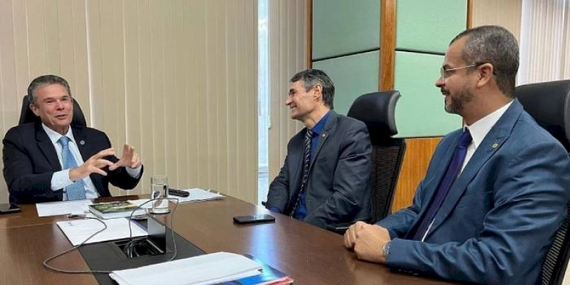 Em audiência com Jutay, ministro garante pagamento do Bolsa Família e Seguro Defeso a pescadores