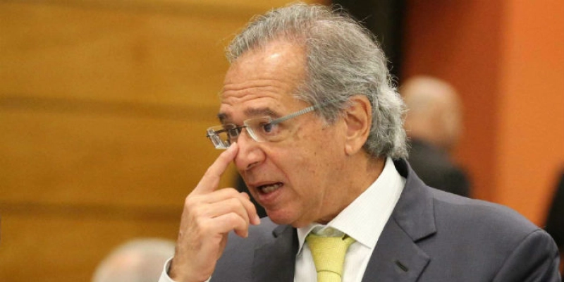 Paulo Guedes e Mourão visitam Bolsonaro em hospital após polêmicas; Veja