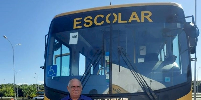 São José da Lagoa Tapada recebe novo Ônibus Escolar