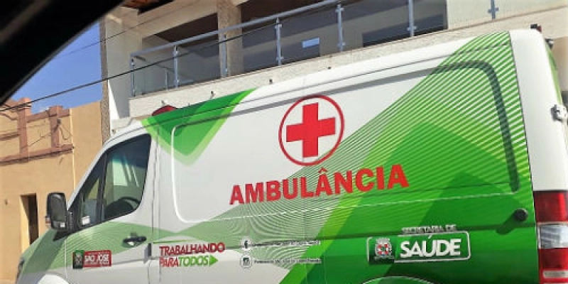 Prefeito entrega mais uma Ambulância em São José da Lagoa Tapada; Frota cresce!