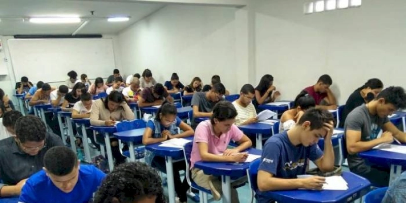 Cursinho da Escola do Legislativo tem média de 80% de aprovação no Enem