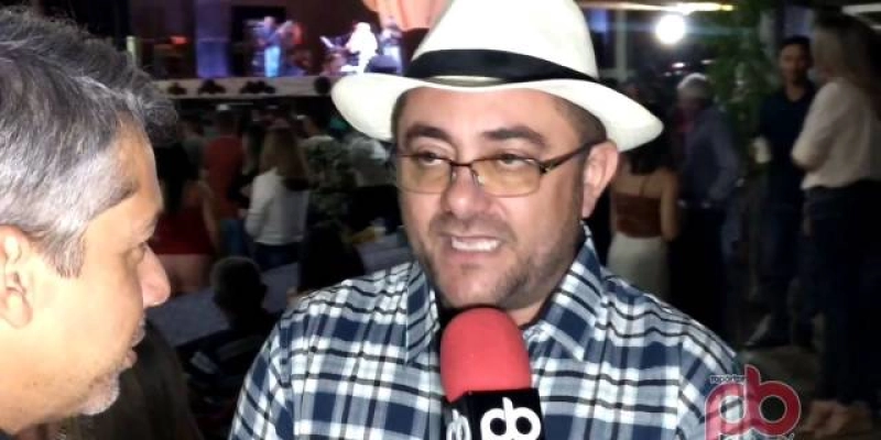 Em Santa Cruz, Professores recebem reajuste do Piso Integral, anuncia Prefeito Paulo César