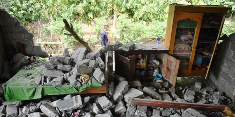 Mais um forte terremoto atinge a Indonésia; Confira