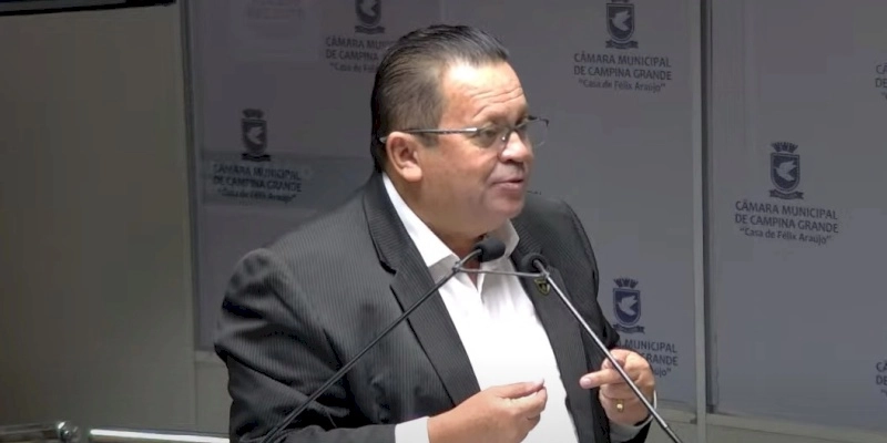 Mais um vereador de oposição ataca a gestão do ex-prefeito Romero: “Deu um presente de grego a Campina”; Assista Vídeo
