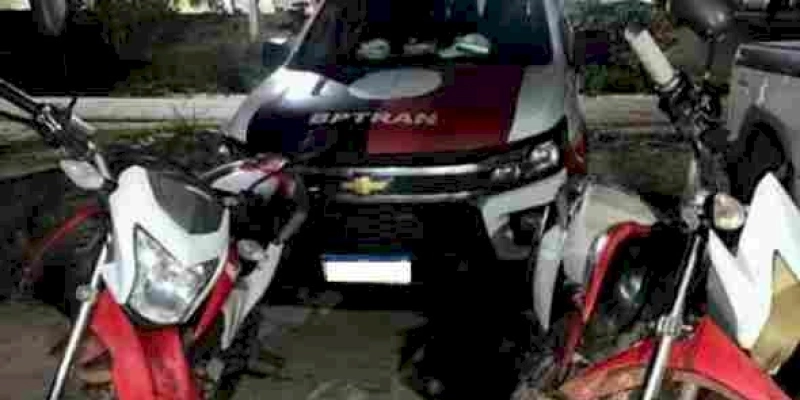 Motos roubadas são recuperadas pela Polícia Militar, durante abordagem, na Paraíba