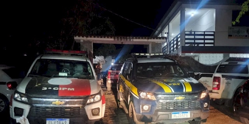  PRF e PM apreendem mais de 260kg de explosivo desviado de uma obra de transposição do Rio São Francisco 