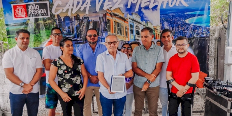 Cícero Lucena autoriza obras de pavimentação em 11 ruas na Barra de Gramame e destaca avanço da infraestrutura na região
