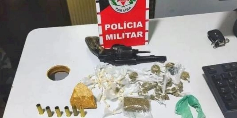 Polícia Militar efetua prisão e apreensões por tráfico de drogas e porte ilegal de arma de fogo
