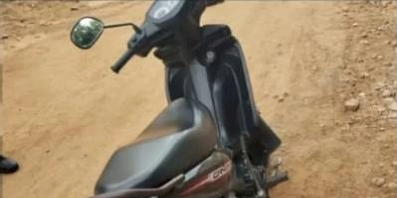 Polícia Militar apreende menores de idade conduzindo motocicleta sem placa, em Uiraúna