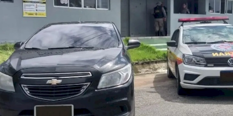 Carro roubado avaliado em aproximadamente R$ 50.000 é recuperado pela polícia 