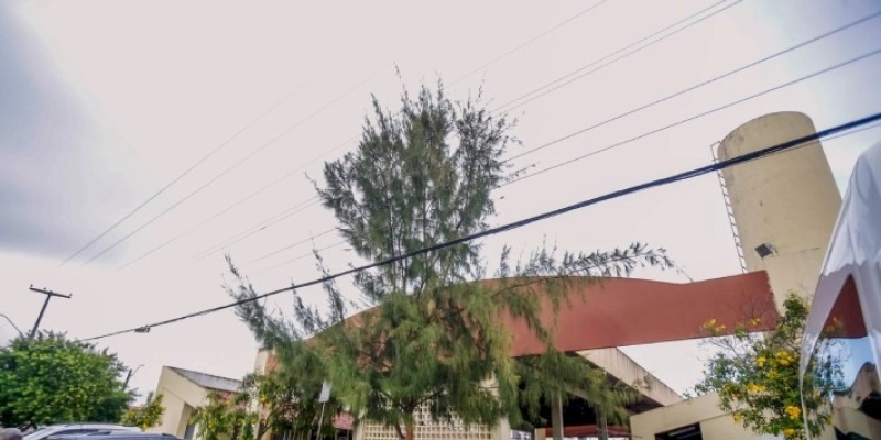 Cícero Lucena assina ordem de serviço para reestruturação do Mercado Público do Bessa
