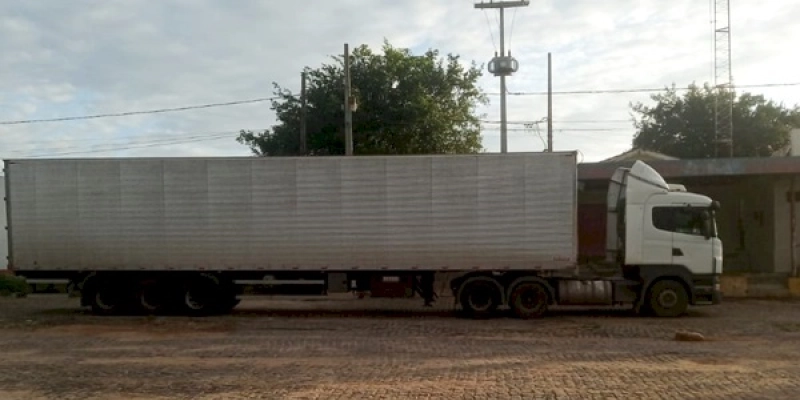 SEFAZ apreende carreta com 600 caixas de tênis sem documento fiscal entre Cajazeiras e Sousa