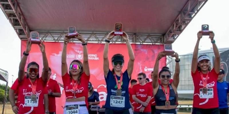 Corrida Pela Vida atrai mais de mil pessoas no feriado de Proclamação da República, na Capital