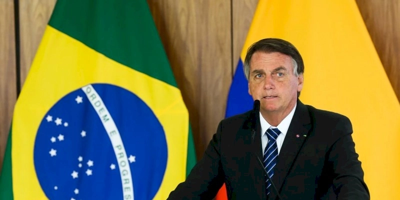Bolsonaro presta depoimento à Polícia Federal sobre postagem questionando sistema eleitoral