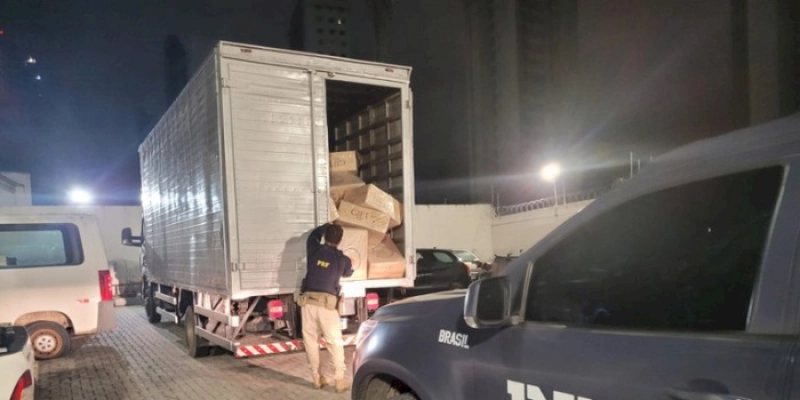 PRF apreende carga de cigarros paraguaios avaliada em cerca de R$ 200 mil, na Paraíba