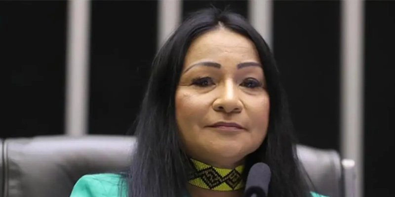Deputada é cassada por pagar tratamento estético com dinheiro público