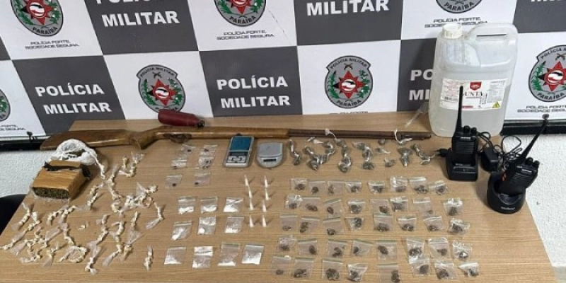 Polícia Militar apreende arma e drogas durante ação; ninguém foi preso