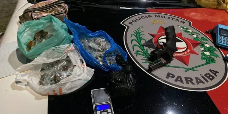 Polícia Militar apreende armas e drogas em operação noturna em Cabedelo