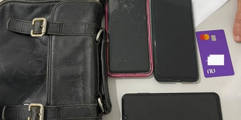 Polícia prende suspeita que estaria furtando celulares no São João de Campina Grande