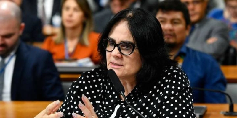 Damares anuncia movimento de “Direita Multi-Partidária” e afirma que direita está “Órfã”