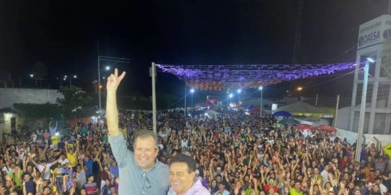Ao som de José Orlando e demais atrações, São Pedro da Lagoa dos Estrelas reúne multidão na última noite