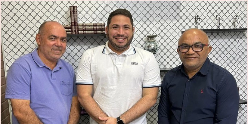 Pré-Candidatura de Júnior do Peixe recebe adesão do advogado Dr. João Hélio em Marizópolis