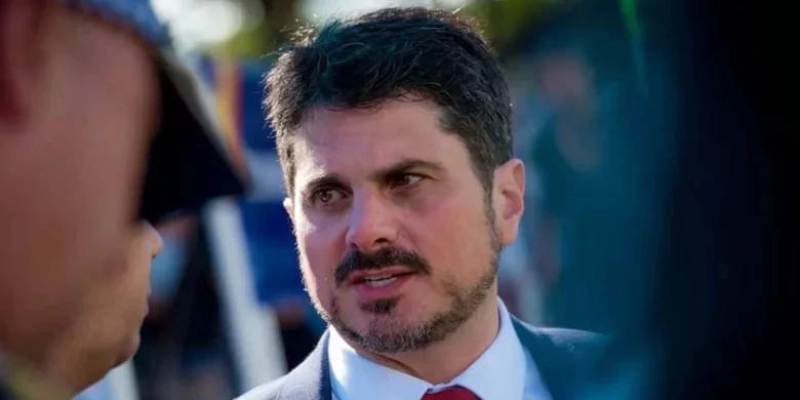 Senador Marcos do Val afirma ter documentos que “provam claramente” a manipulação de Alexandre de Moraes nas eleições 2022