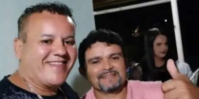 Amigos morrem após caminhonete cair dentro de rio, no interior da Paraíba