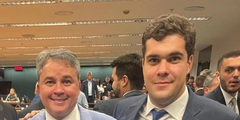 Senador Efraim Filho declara apoio a Guilherme Coelho para prefeito de Sobrado