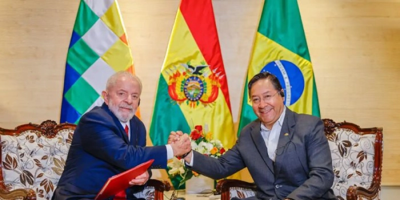 “Não existe saída individual na América do Sul”, diz Lula na Bolívia