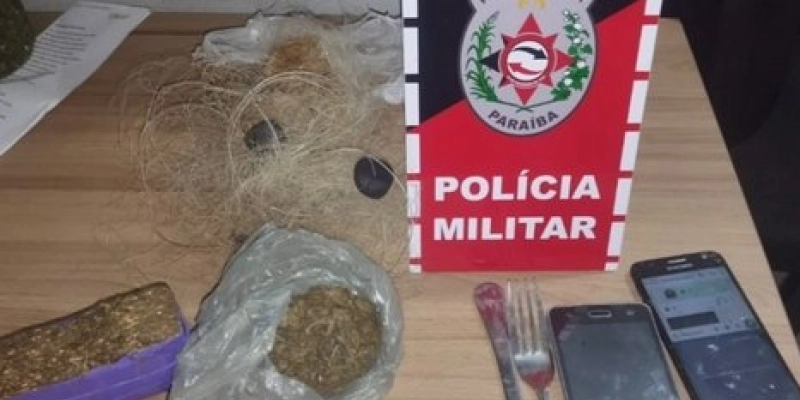 PM apreende drogas na Colônia Penal de Sousa e prende suspeita por de tráfico de entorpecentes