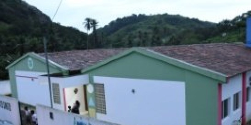 João Azevêdo entrega escola e inspeciona obras de habitação e segurança em Itatuba, Ingá e Itabaiana
