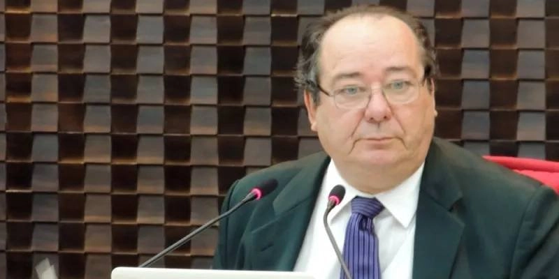 Arthur Cunha Lima, afastado por corrupção, deverá se aposentar em dezembro