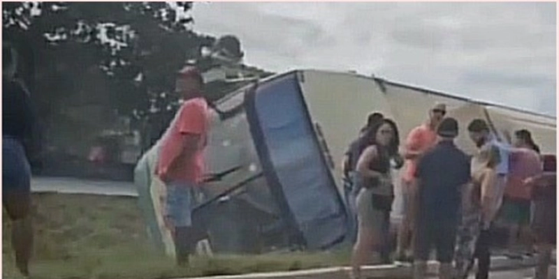 Acidente com Ônibus na BR-230 mobiliza equipes de resgate em Café do Vento