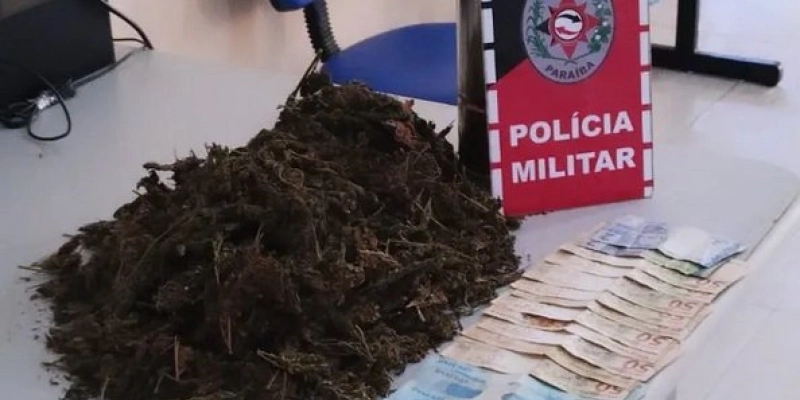 Droga e dinheiro são apreendidos em ação da Polícia Militar, no Sertão da Paraíba