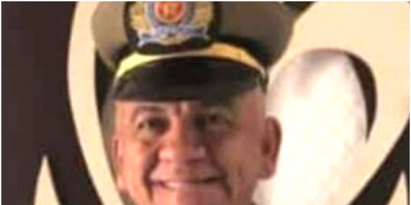 Sob comoção e honras militares, corpo do capitão Bernardo da Polícia Militar da Paraíba é sepultado em Vieirópolis