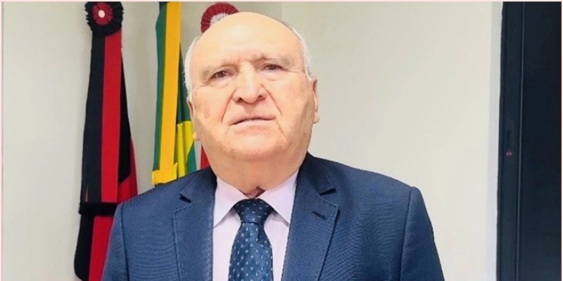 Cícero Lucena assina convênio de 55,4 milhões de Euros em Paris; Nominando Diniz assume hoje Prefeitura de JP