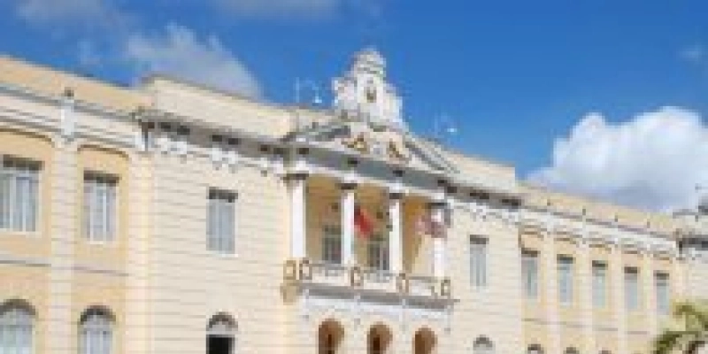 Armazém Paraíba é condenado a indenizar cliente ao descumprir contrato de seguro de celular