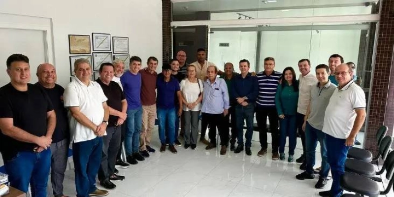 Deputado Romero Rodrigues adia decisão sobre eleições municipais em Campina Grande