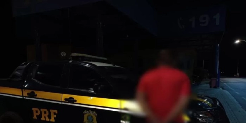 Motorista de aplicativo é preso pela PRF com cerca de meio quilo de maconha no Sertão do Estado