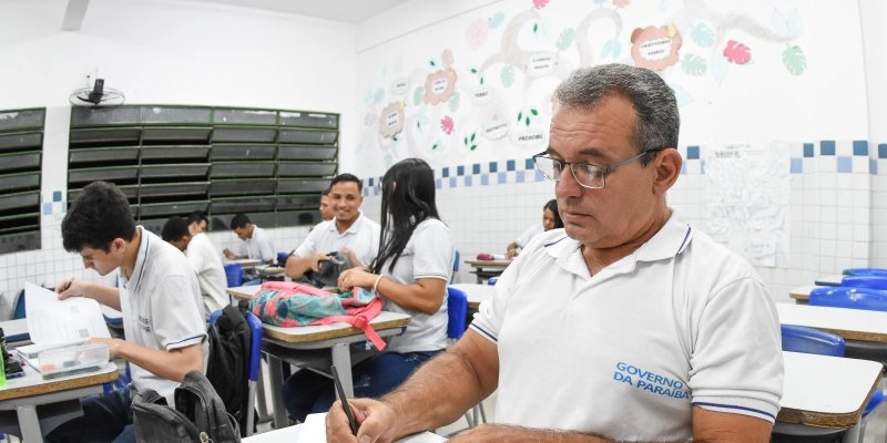  Secretaria da Educação da Paraíba oferta EJA Semipresencial em 10 escolas por todo estado, incluindo Sousa 