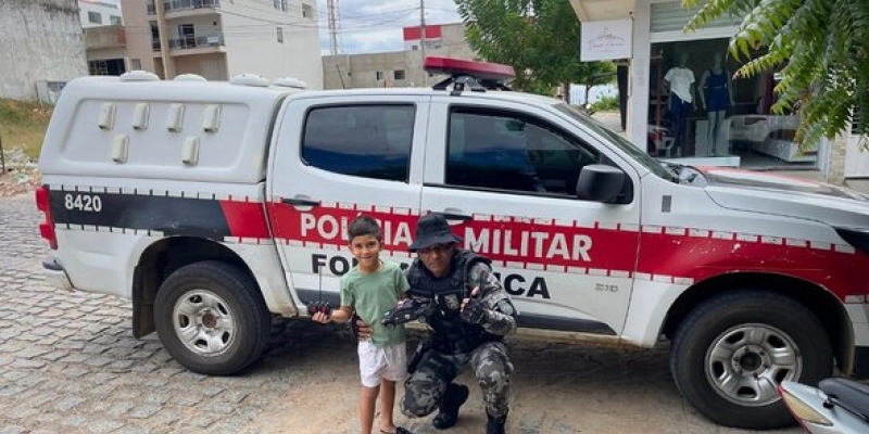 Polícia Militar presenteia garotinho de 06 anos na cidade de São Bento