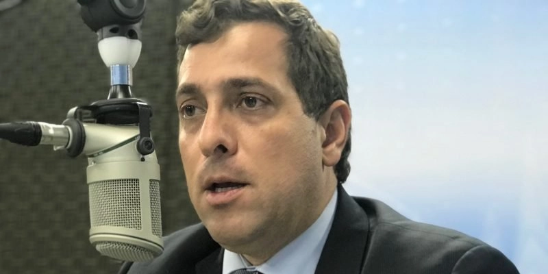 Gervásio Maia defende Jhonny Bezerra e rejeita apoio a Romero Rodrigues em Campina Grande