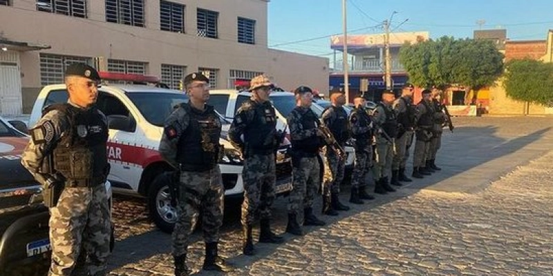 Polícia Militar realiza ação de presença no horário comercial na área do 14º BPM