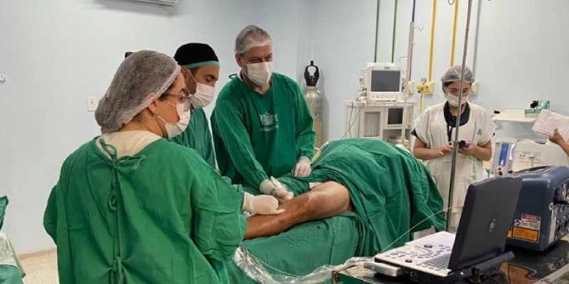 Mutirão de cirurgia vascular beneficia mais de 20 pacientes com tecnologia avançada no Hospital Municipal Santa Isabel