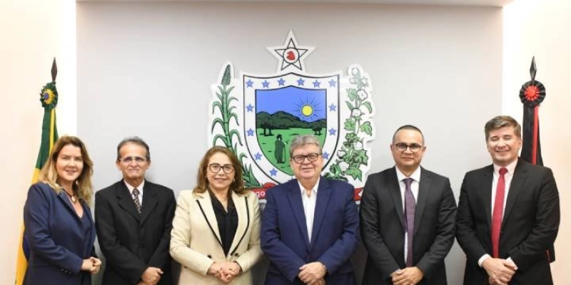 João Azevêdo recebe presidente do TRE-PB e discute segurança nas eleições municipais deste ano