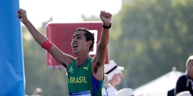 Caio Bonfim fatura prata inédita para o Brasil na marcha atlética 