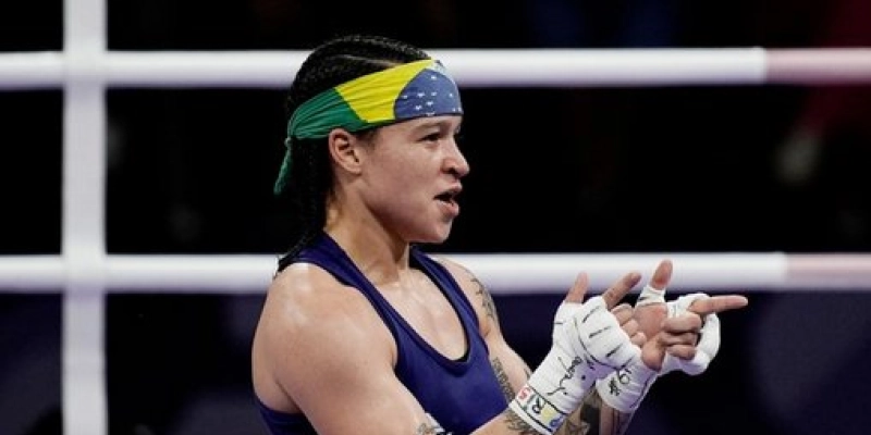 Bia Ferreira vence mais uma e garante ao menos o bronze em Paris