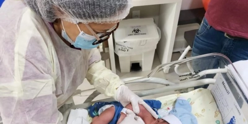 Profissionais de saúde ressaltam importância da vacinação e da amamentação para o bebê