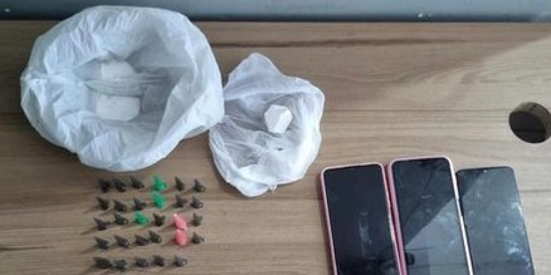 Após denúncias, Polícia Militar prende suspeito de tráfico de drogas no Bairro da Estação, em Sousa